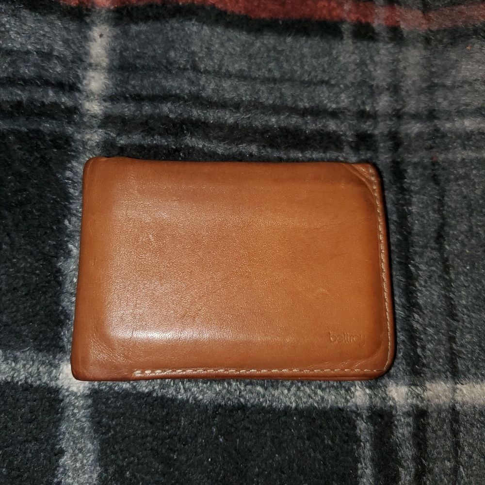 Bellroy wallet "the low"